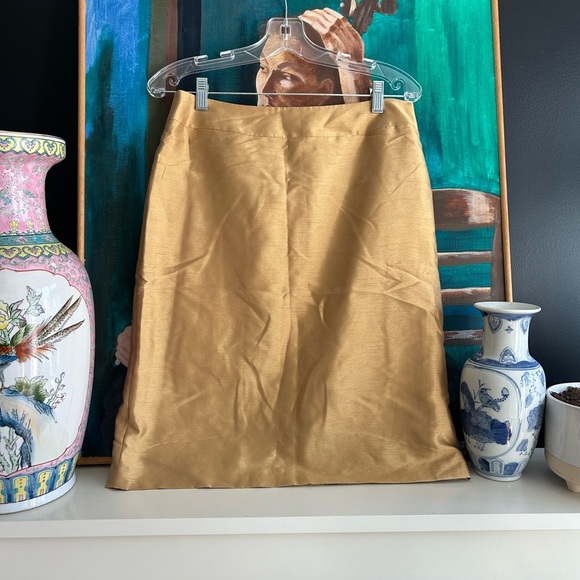 Y2K Tahari Gold Skirt Set Elegant and Versatile 8 - Picture 14 of 15